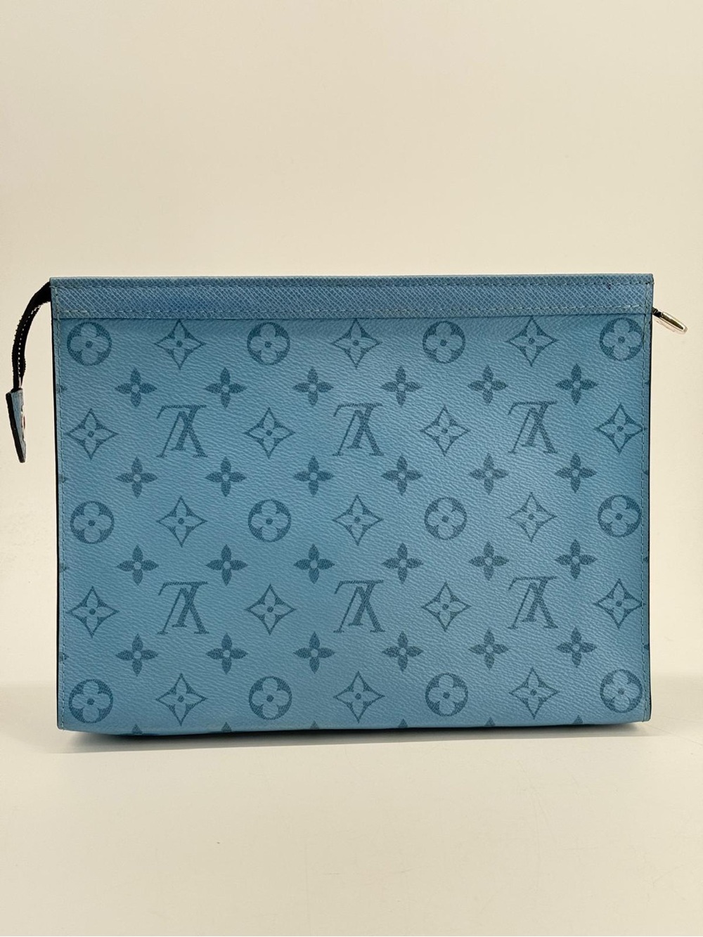 Louis Vuitton Taigarama Pochette Voyage MM Clutch Bag